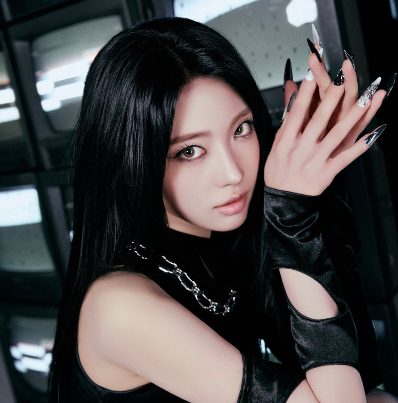 EVERGLOW • CODE [PREORDER]